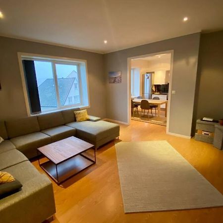 Nice And Central Apartment In Quiet Area Ålesund Zewnętrze zdjęcie