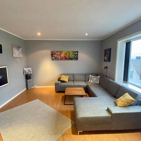 Nice And Central Apartment In Quiet Area Ålesund Zewnętrze zdjęcie