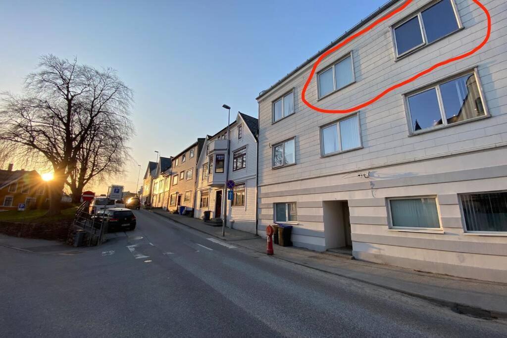 Nice And Central Apartment In Quiet Area Ålesund Zewnętrze zdjęcie