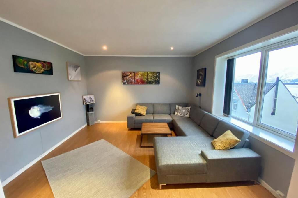 Nice And Central Apartment In Quiet Area Ålesund Zewnętrze zdjęcie